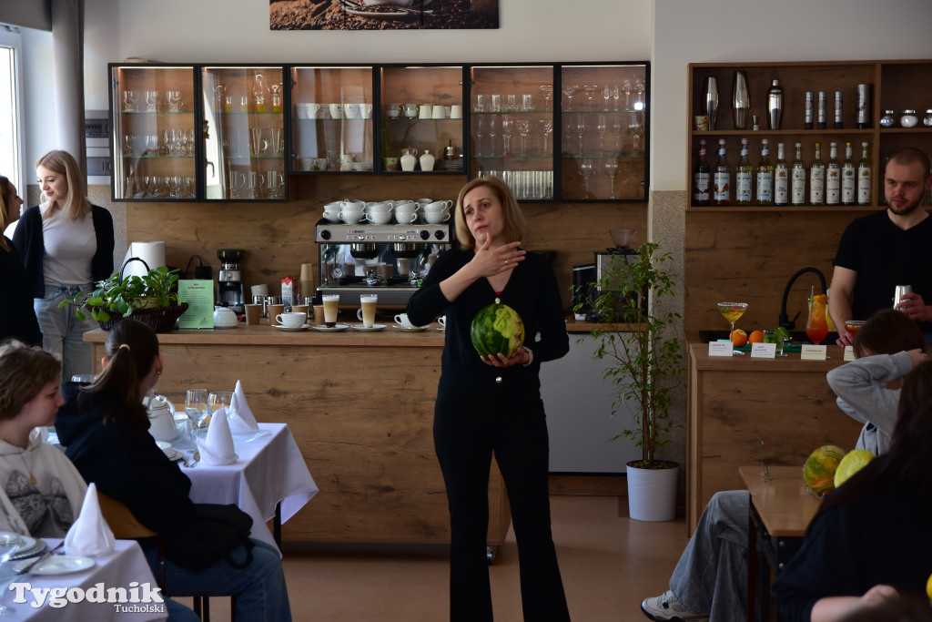 Zachęcają, aby od września kontynuować naukę w ich klasach. ZSLiT zaprosiło ósmoklasistów do swoich murów