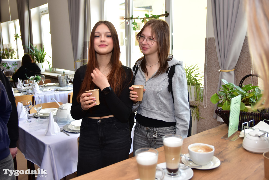 Zachęcają, aby od września kontynuować naukę w ich klasach. ZSLiT zaprosiło ósmoklasistów do swoich murów