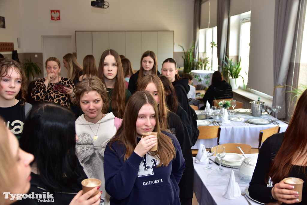 Zachęcają, aby od września kontynuować naukę w ich klasach. ZSLiT zaprosiło ósmoklasistów do swoich murów