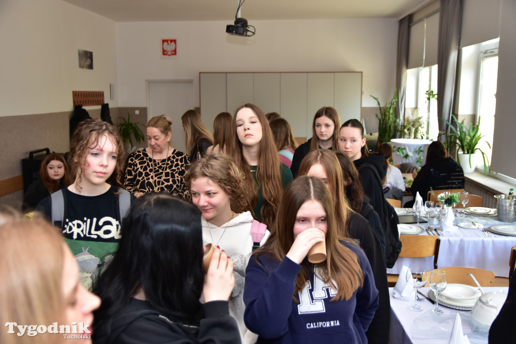 Zachęcają, aby od września kontynuować naukę w ich klasach. ZSLiT zaprosiło ósmoklasistów do swoich murów