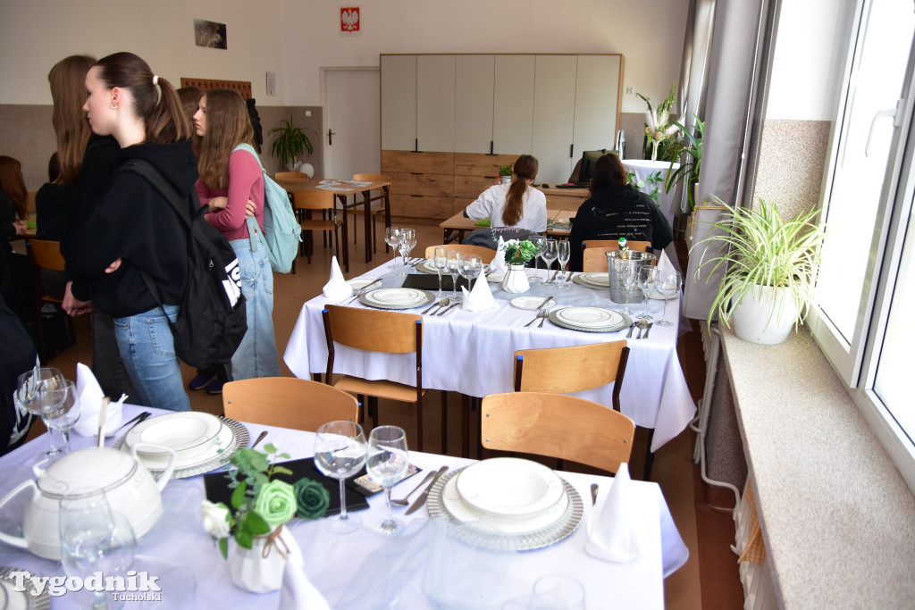 Zachęcają, aby od września kontynuować naukę w ich klasach. ZSLiT zaprosiło ósmoklasistów do swoich murów