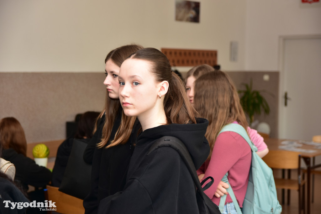 Zachęcają, aby od września kontynuować naukę w ich klasach. ZSLiT zaprosiło ósmoklasistów do swoich murów