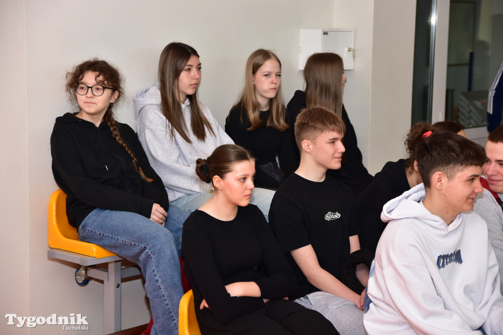 Zachęcają, aby od września kontynuować naukę w ich klasach. ZSLiT zaprosiło ósmoklasistów do swoich murów