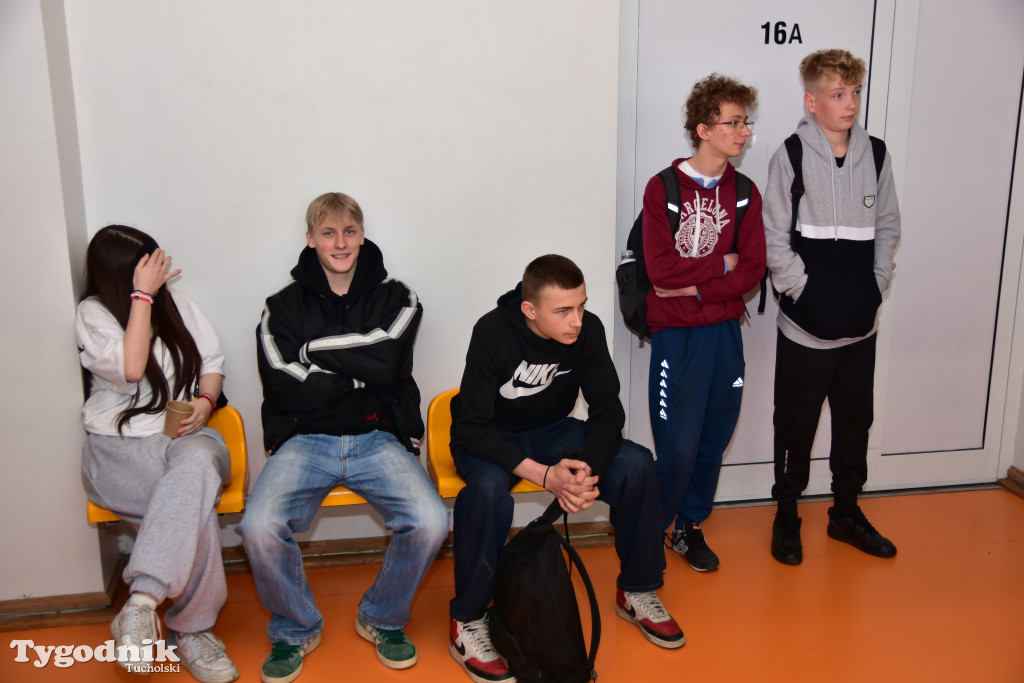 Zachęcają, aby od września kontynuować naukę w ich klasach. ZSLiT zaprosiło ósmoklasistów do swoich murów
