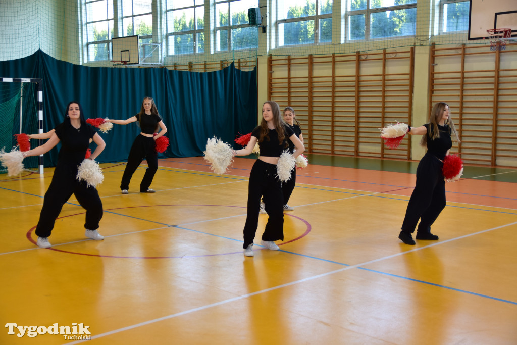 Zachęcają, aby od września kontynuować naukę w ich klasach. ZSLiT zaprosiło ósmoklasistów do swoich murów