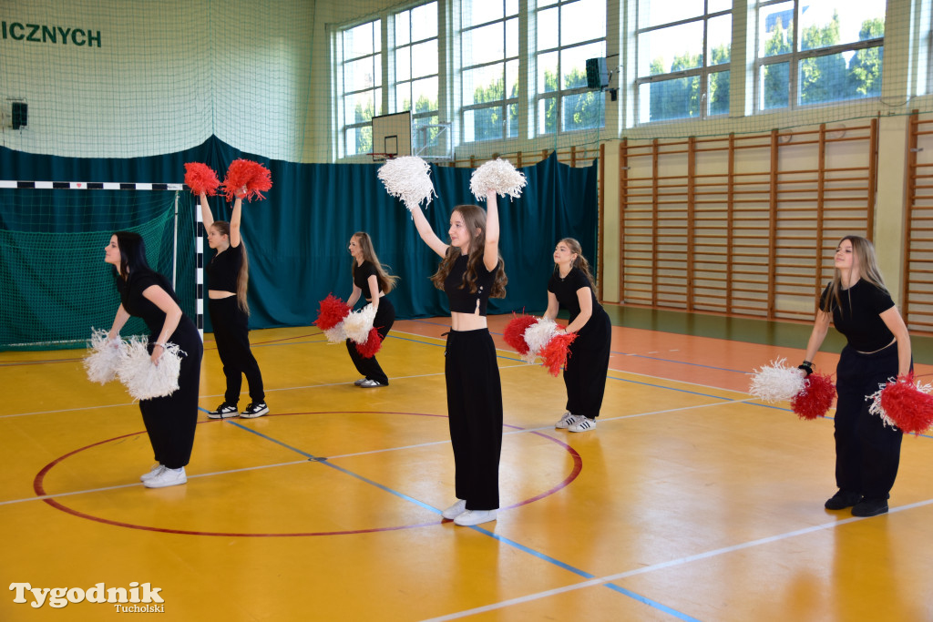 Zachęcają, aby od września kontynuować naukę w ich klasach. ZSLiT zaprosiło ósmoklasistów do swoich murów
