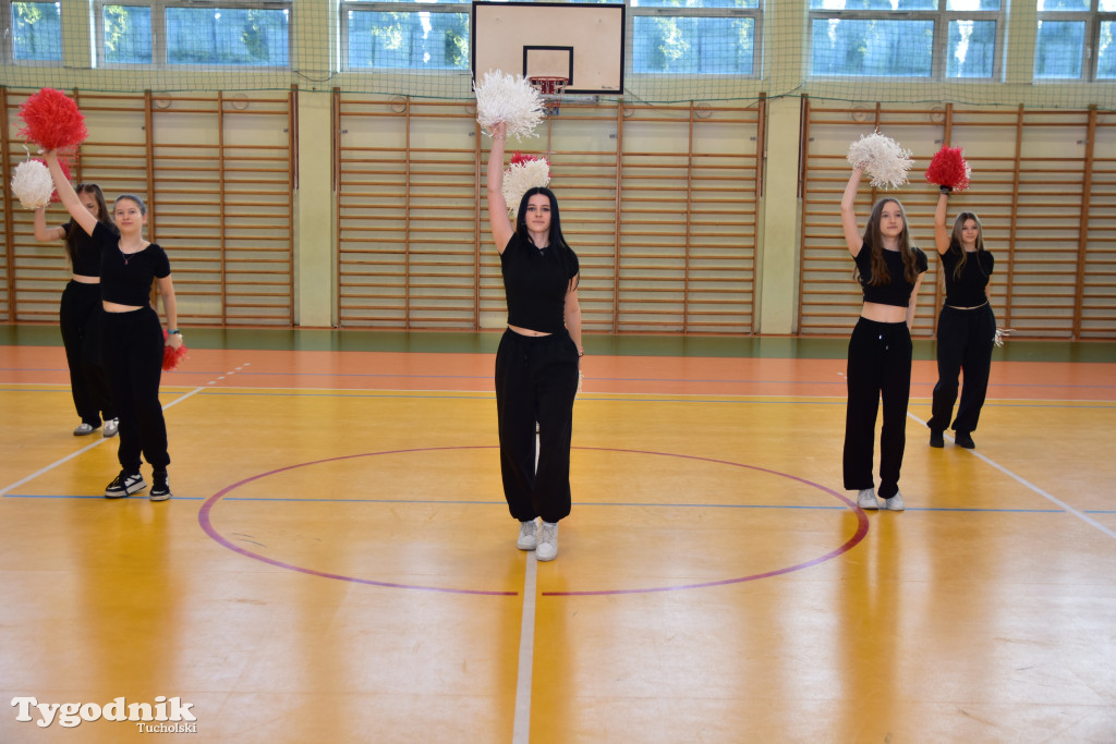Zachęcają, aby od września kontynuować naukę w ich klasach. ZSLiT zaprosiło ósmoklasistów do swoich murów