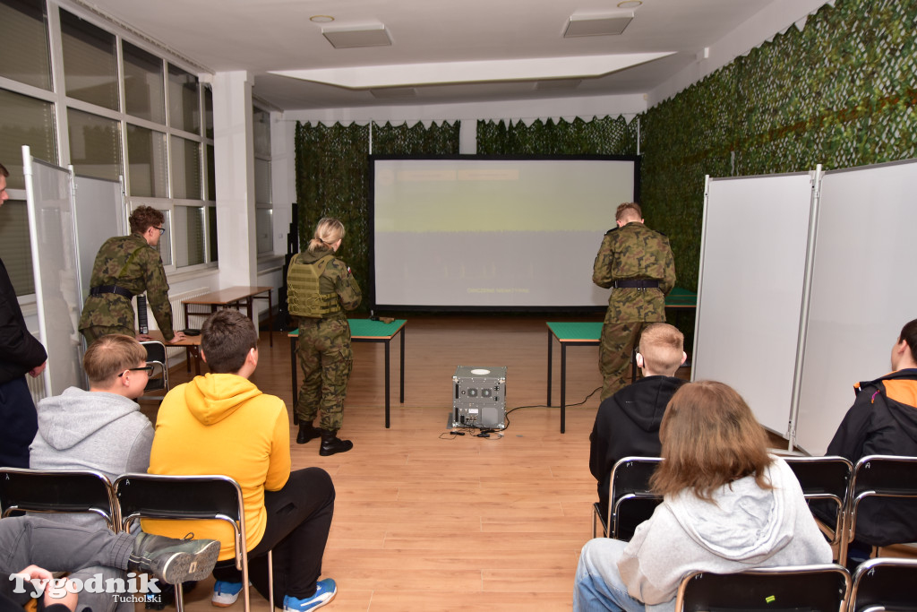 Zachęcają, aby od września kontynuować naukę w ich klasach. ZSLiT zaprosiło ósmoklasistów do swoich murów
