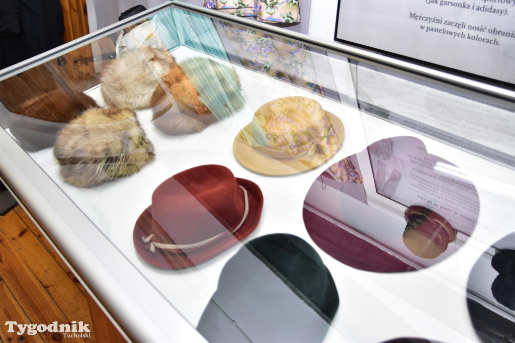 Wystawa o modzie  w Muzeum Borów Tucholskich