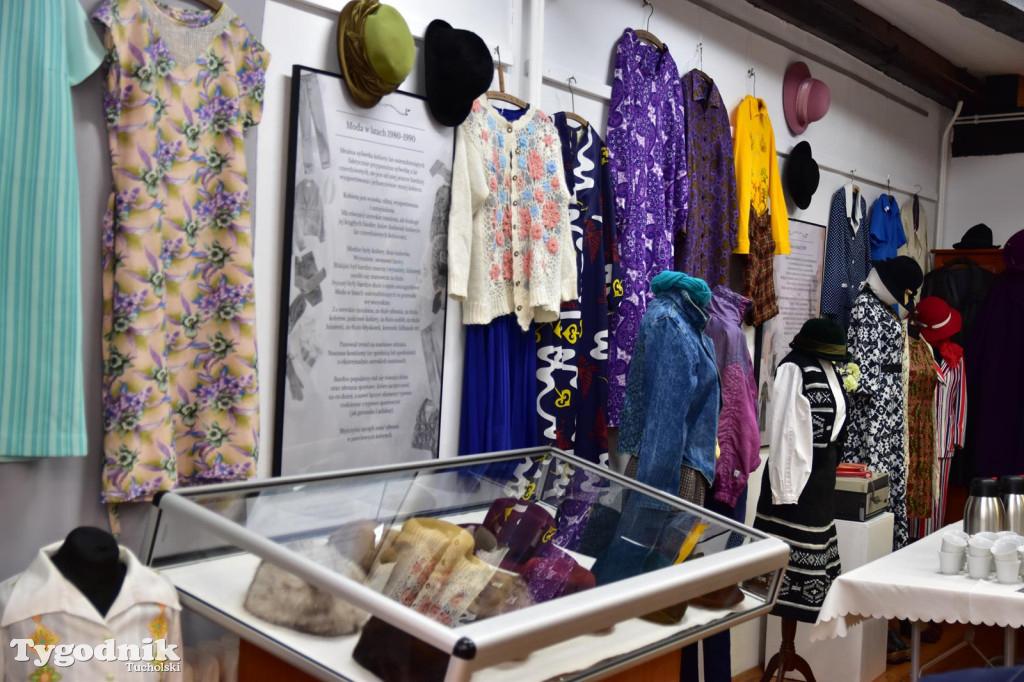 Wystawa o modzie  w Muzeum Borów Tucholskich