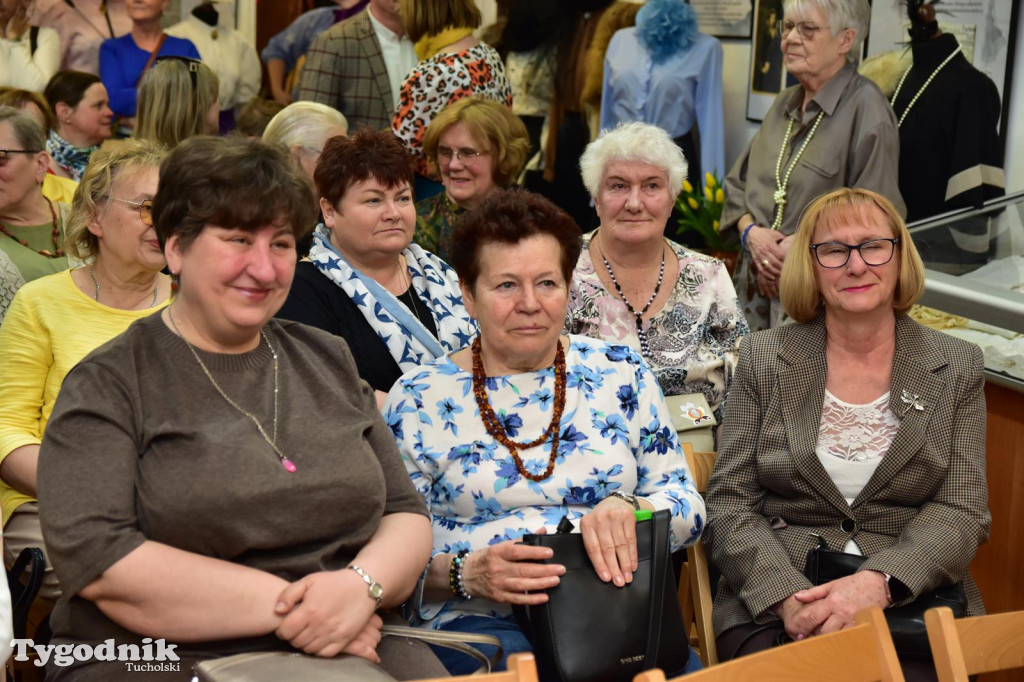 Wystawa o modzie  w Muzeum Borów Tucholskich