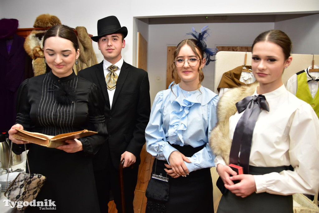 Wystawa o modzie  w Muzeum Borów Tucholskich