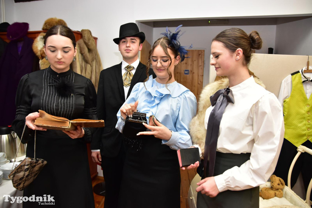 Wystawa o modzie  w Muzeum Borów Tucholskich