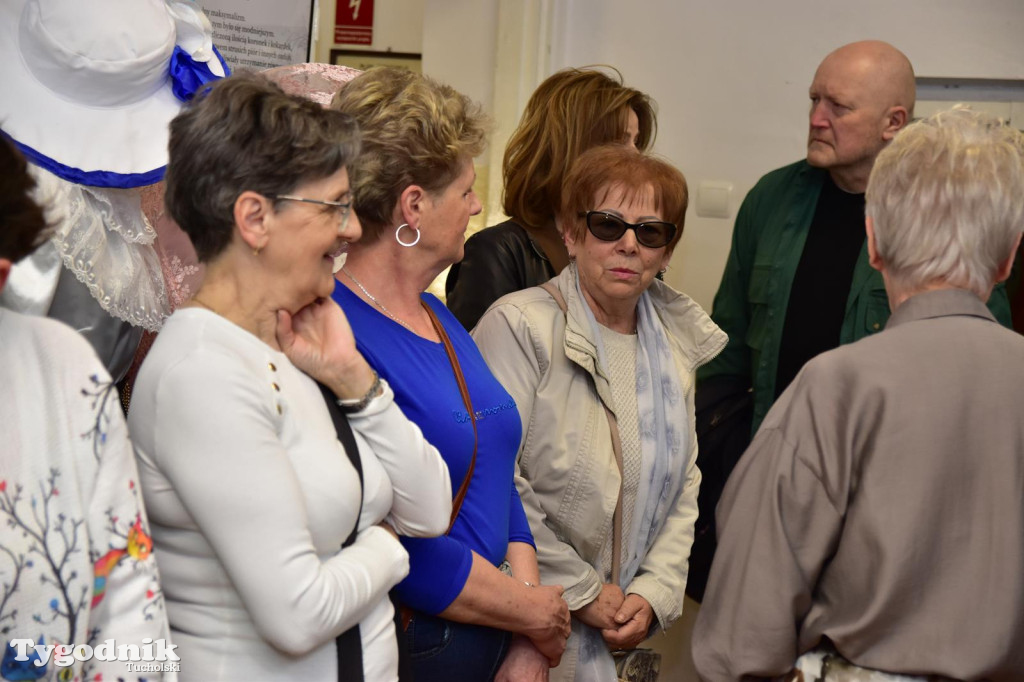 Wystawa o modzie  w Muzeum Borów Tucholskich