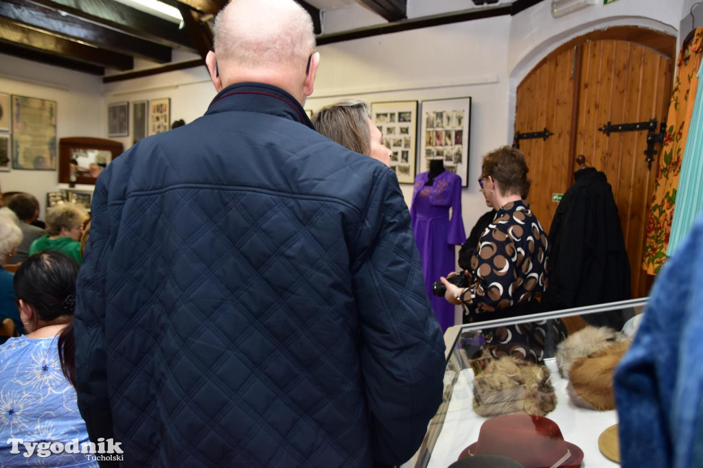 Wystawa o modzie  w Muzeum Borów Tucholskich