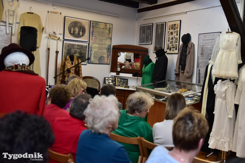 Wystawa o modzie  w Muzeum Borów Tucholskich