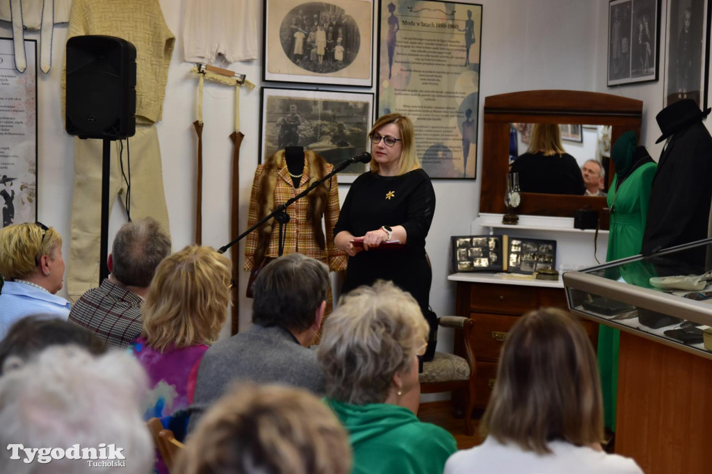 Wystawa o modzie  w Muzeum Borów Tucholskich