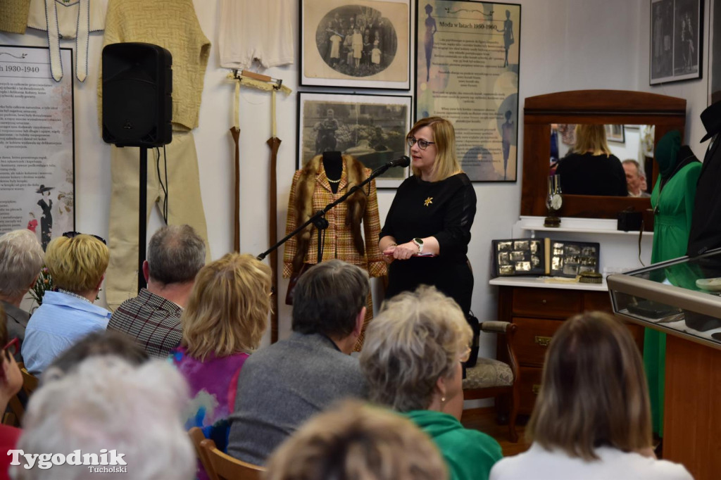 Wystawa o modzie  w Muzeum Borów Tucholskich
