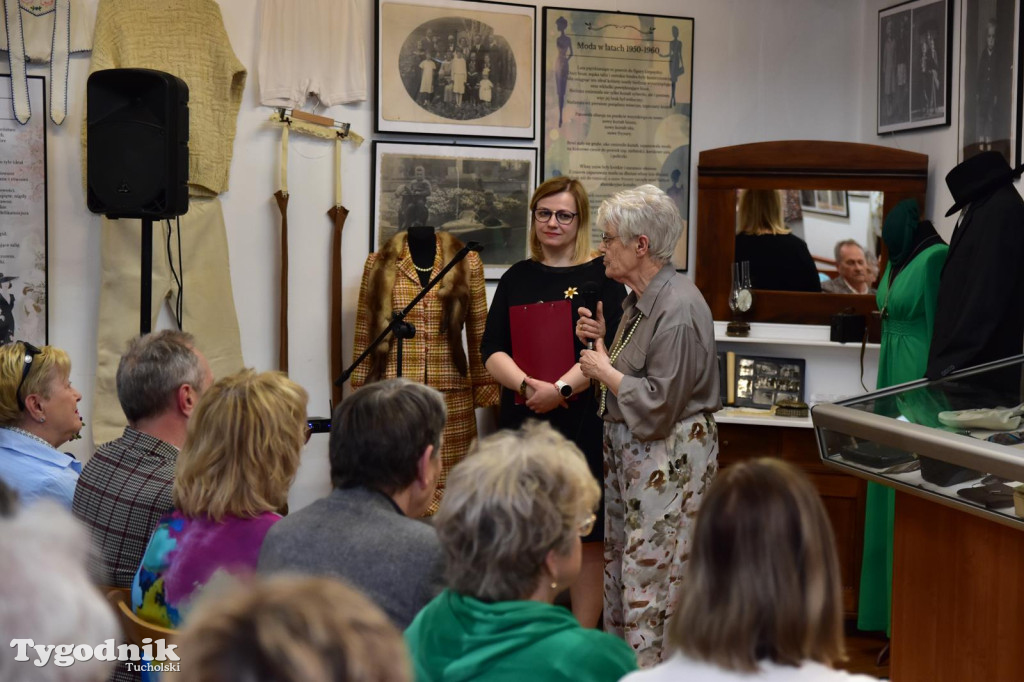 Wystawa o modzie  w Muzeum Borów Tucholskich