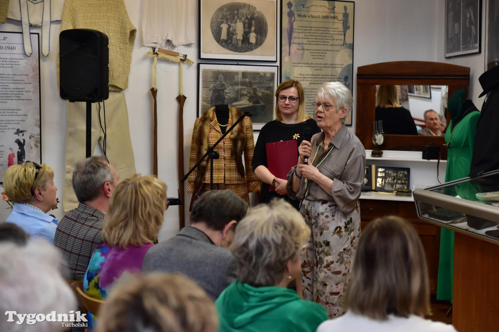 Wystawa o modzie  w Muzeum Borów Tucholskich
