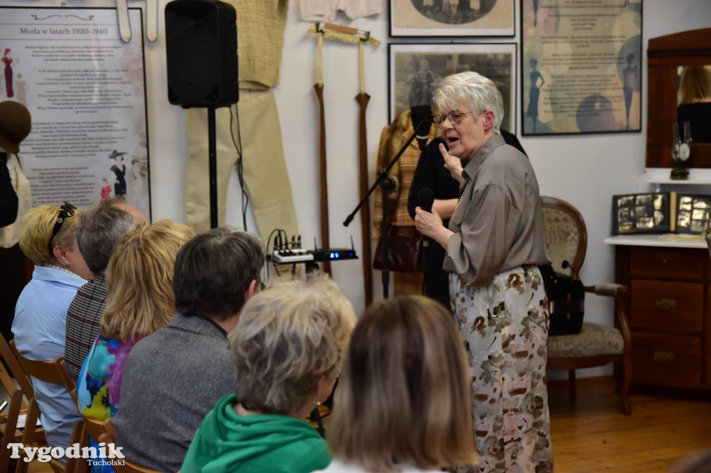 Wystawa o modzie  w Muzeum Borów Tucholskich
