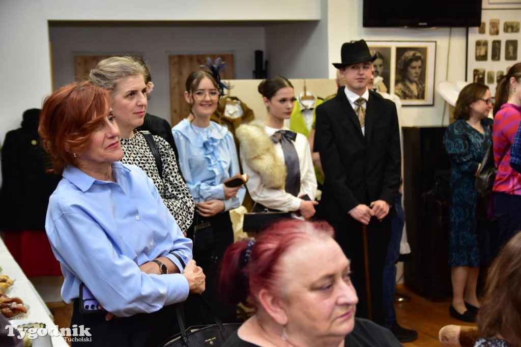 Wystawa o modzie  w Muzeum Borów Tucholskich