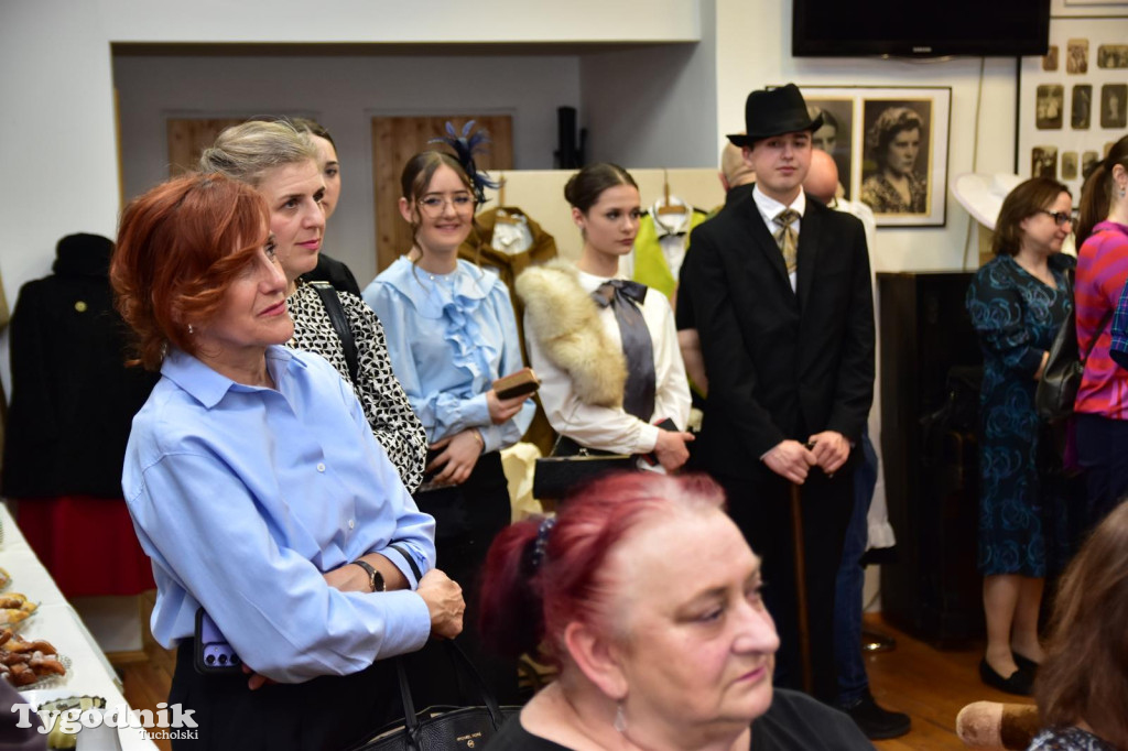 Wystawa o modzie  w Muzeum Borów Tucholskich