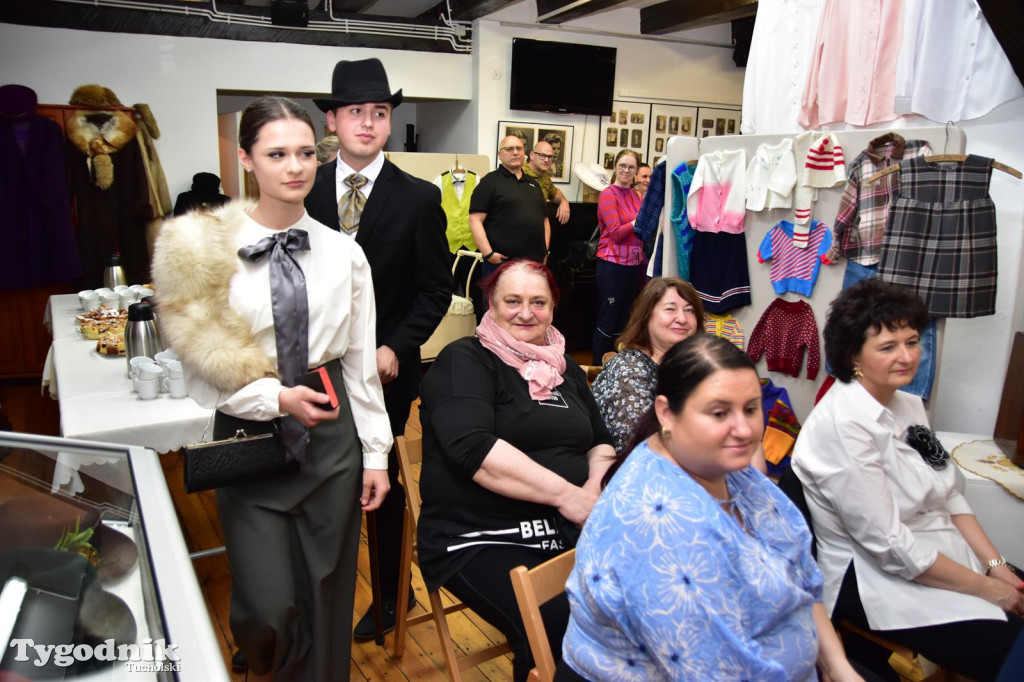 Wystawa o modzie  w Muzeum Borów Tucholskich
