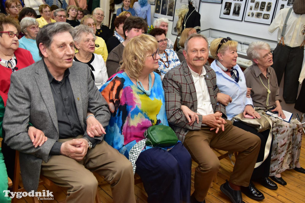 Wystawa o modzie  w Muzeum Borów Tucholskich