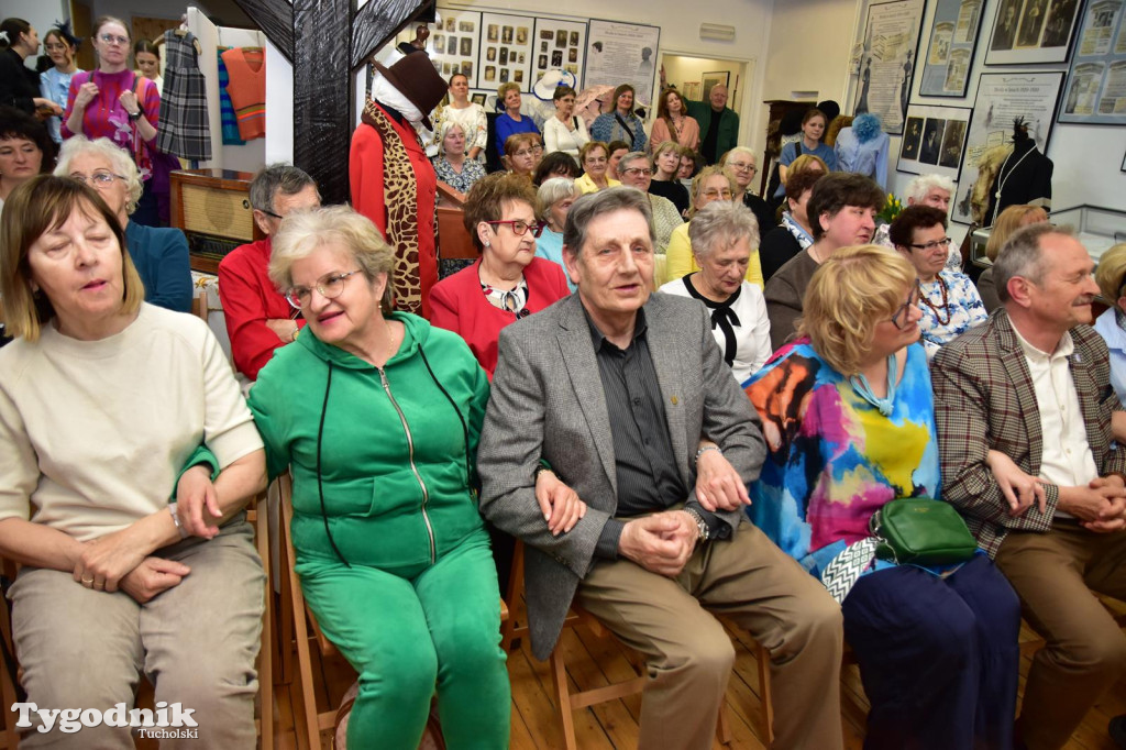 Wystawa o modzie  w Muzeum Borów Tucholskich