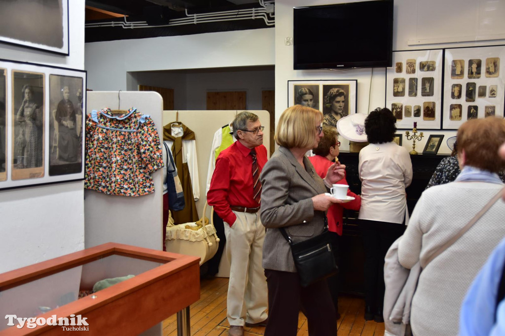 Wystawa o modzie  w Muzeum Borów Tucholskich