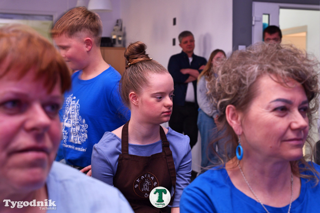 Niebieska kafka w Stowarzyszeniu Się Uda