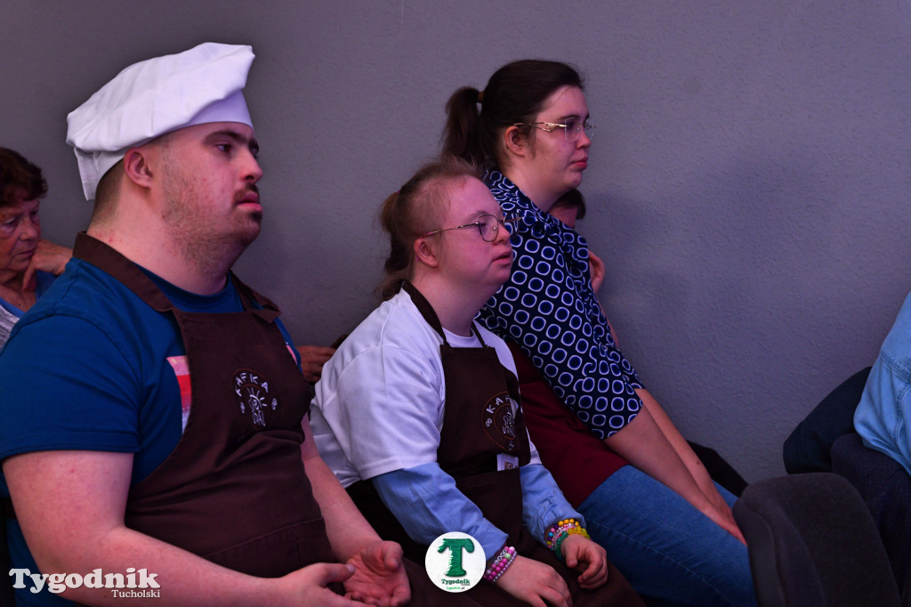 Niebieska kafka w Stowarzyszeniu Się Uda