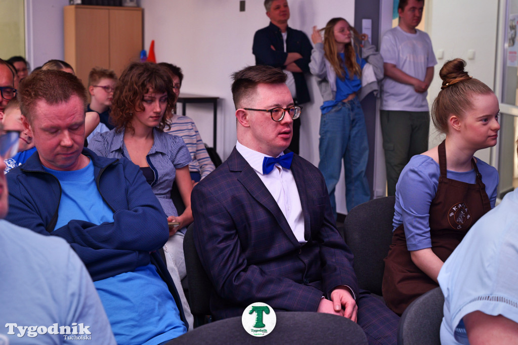 Niebieska kafka w Stowarzyszeniu Się Uda