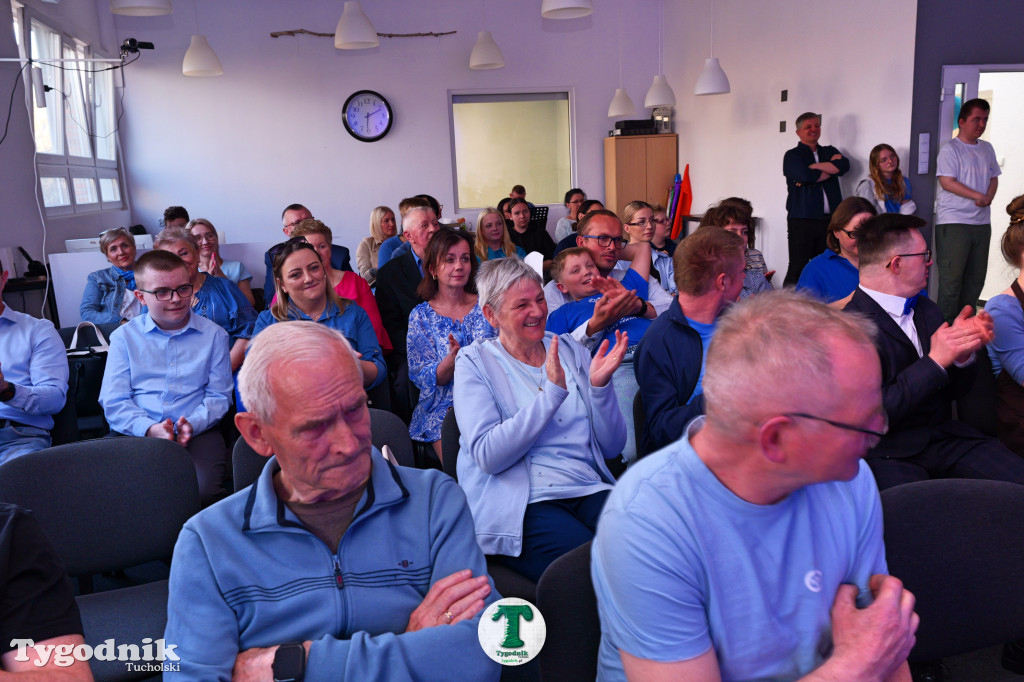 Niebieska kafka w Stowarzyszeniu Się Uda