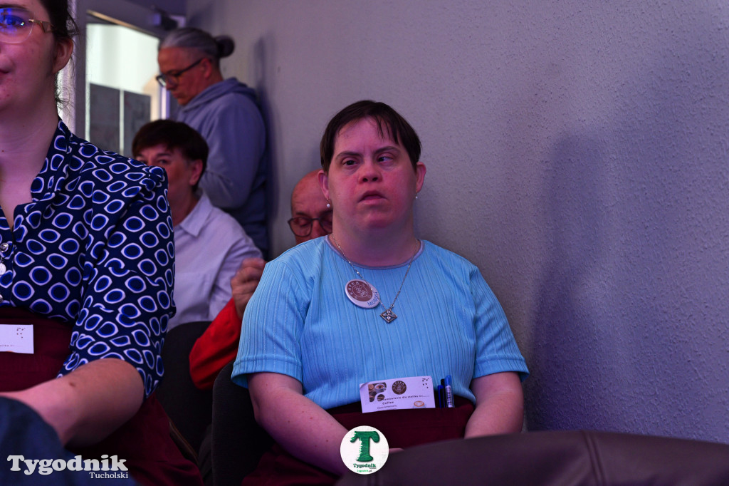 Niebieska kafka w Stowarzyszeniu Się Uda