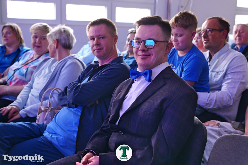 Niebieska kafka w Stowarzyszeniu Się Uda