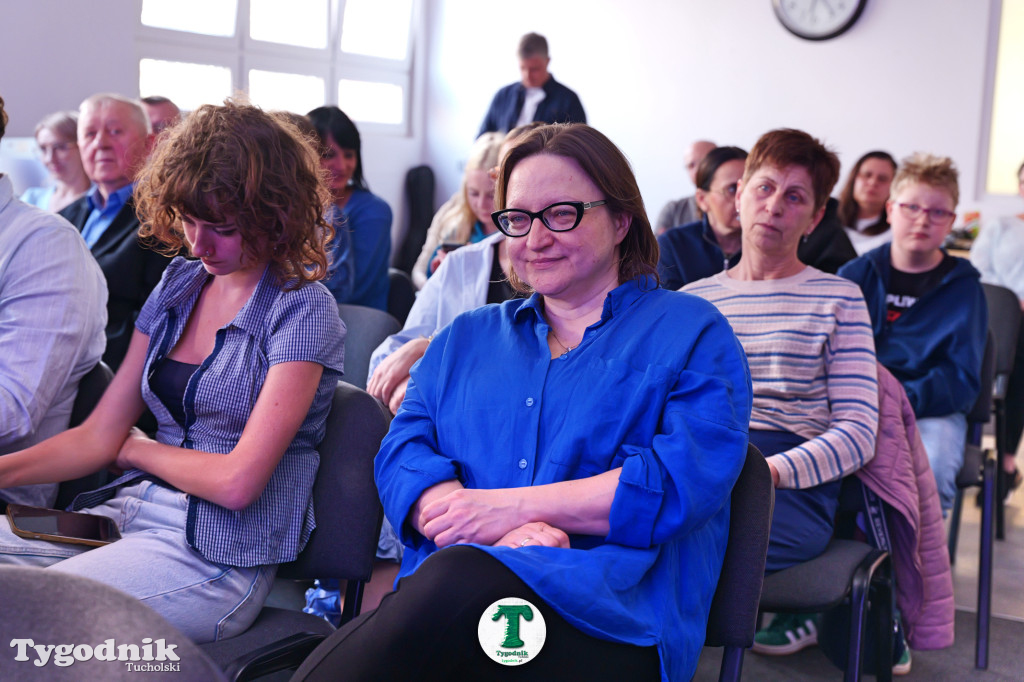 Niebieska kafka w Stowarzyszeniu Się Uda