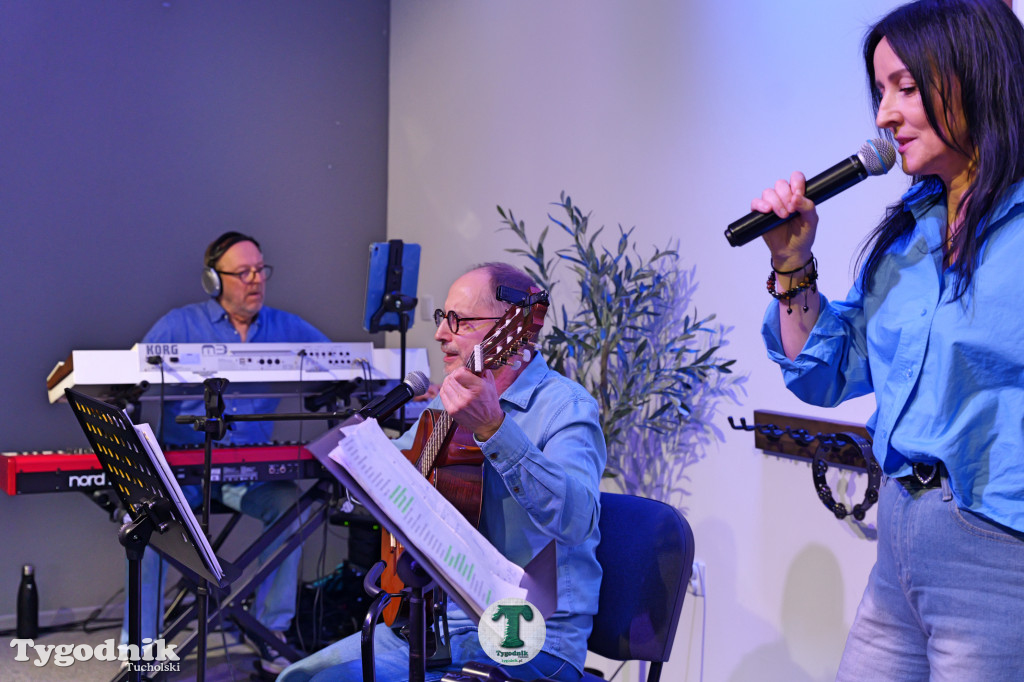 Niebieska kafka w Stowarzyszeniu Się Uda