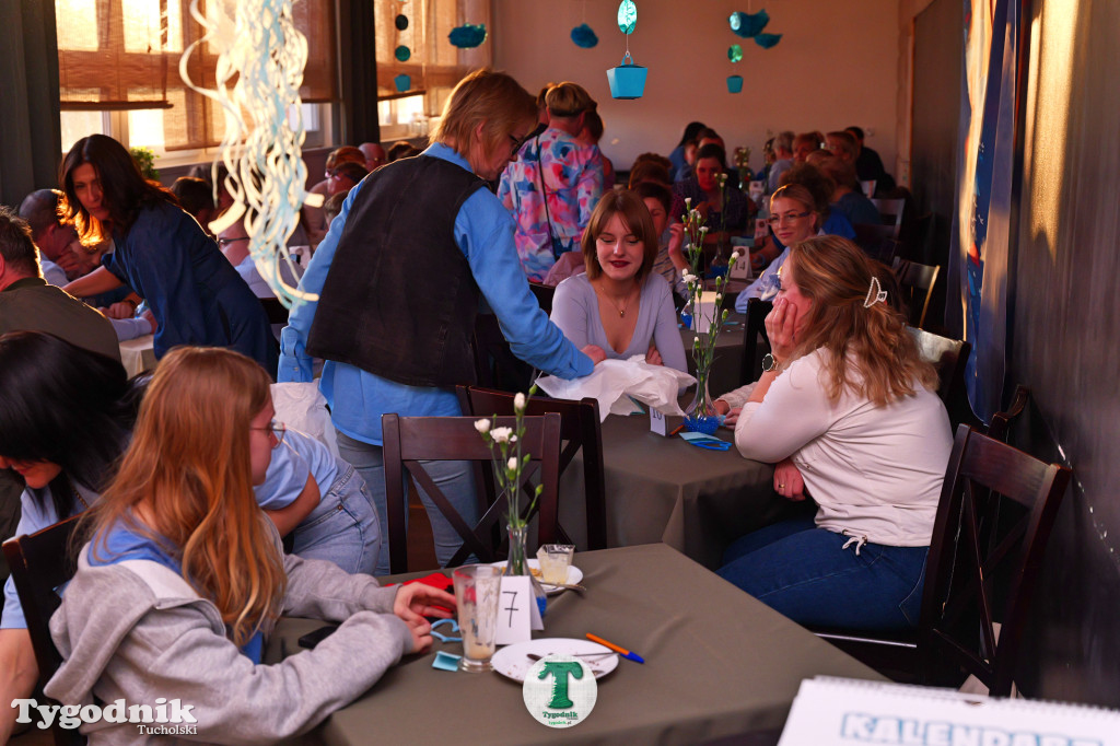 Niebieska kafka w Stowarzyszeniu Się Uda