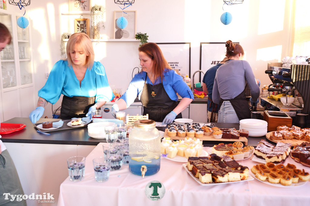 Niebieska kafka w Stowarzyszeniu Się Uda