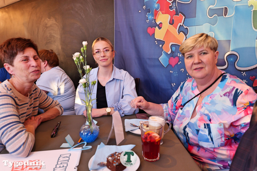 Niebieska kafka w Stowarzyszeniu Się Uda