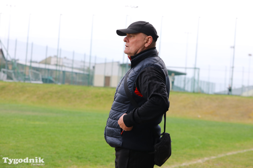 Klasa B: Cis i Myśliwiec gościnni dla rywali