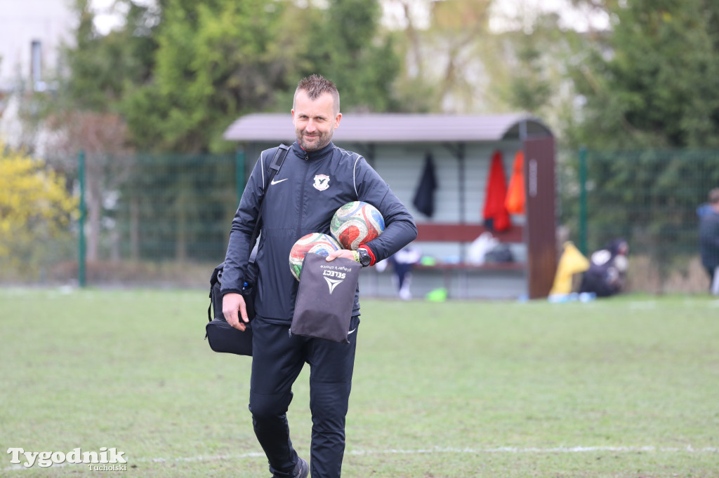 Klasa B: Cis i Myśliwiec gościnni dla rywali