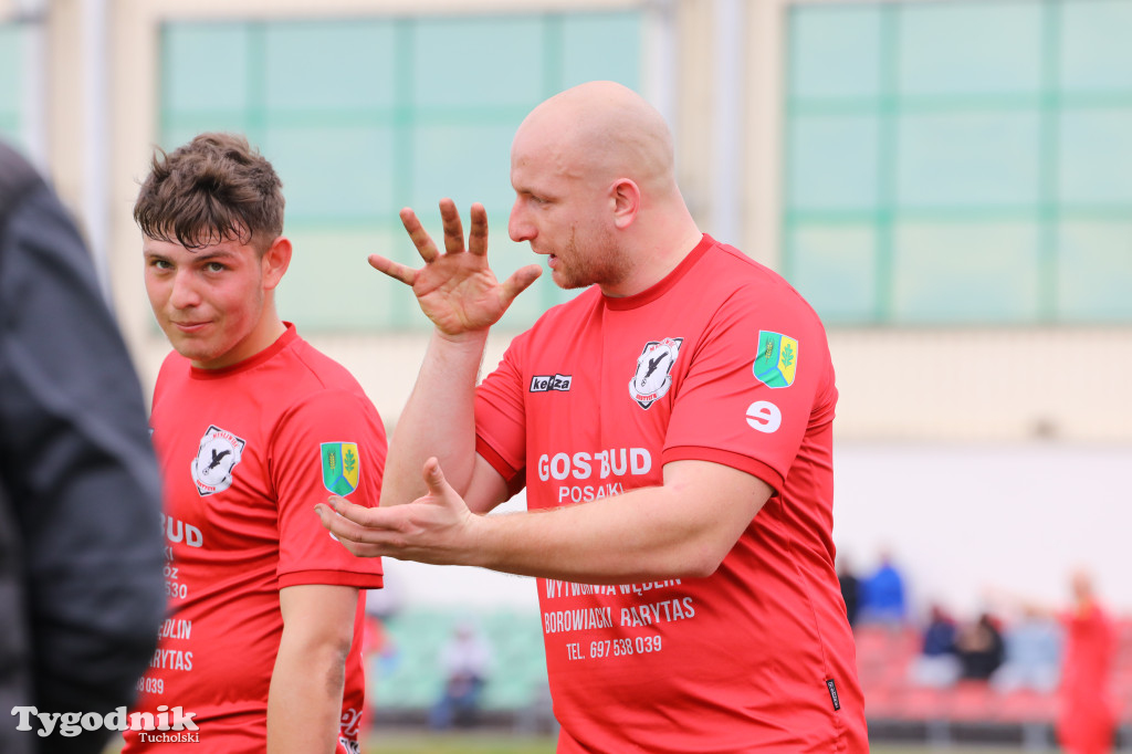 Klasa B: Cis i Myśliwiec gościnni dla rywali