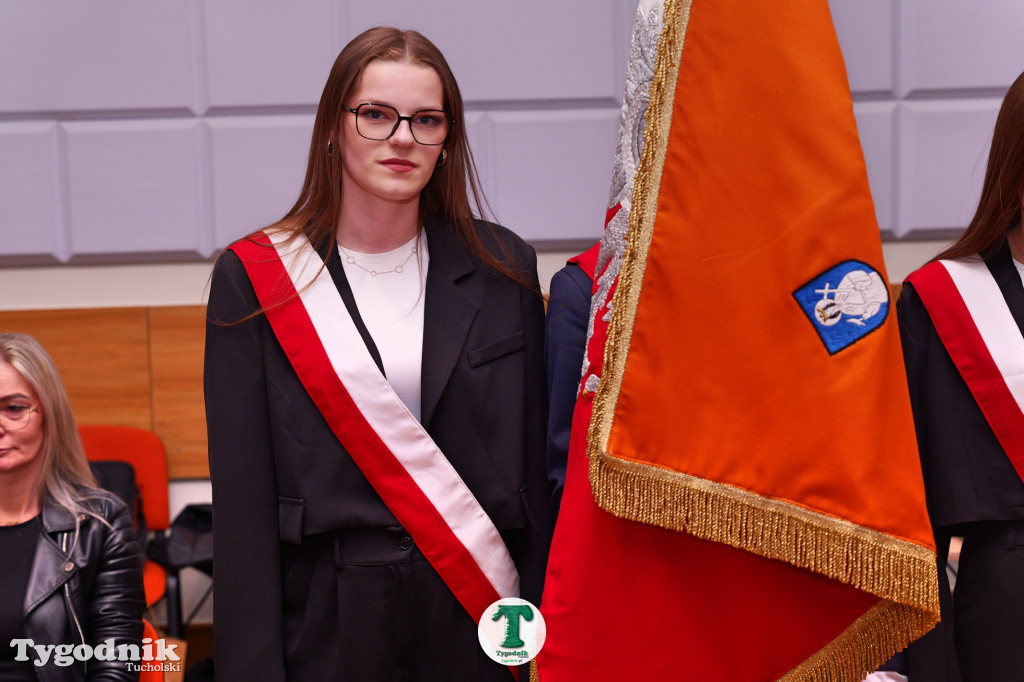 ZSLiA w Tucholi. Pożegnanie absolwentów, łzy wzruszenia