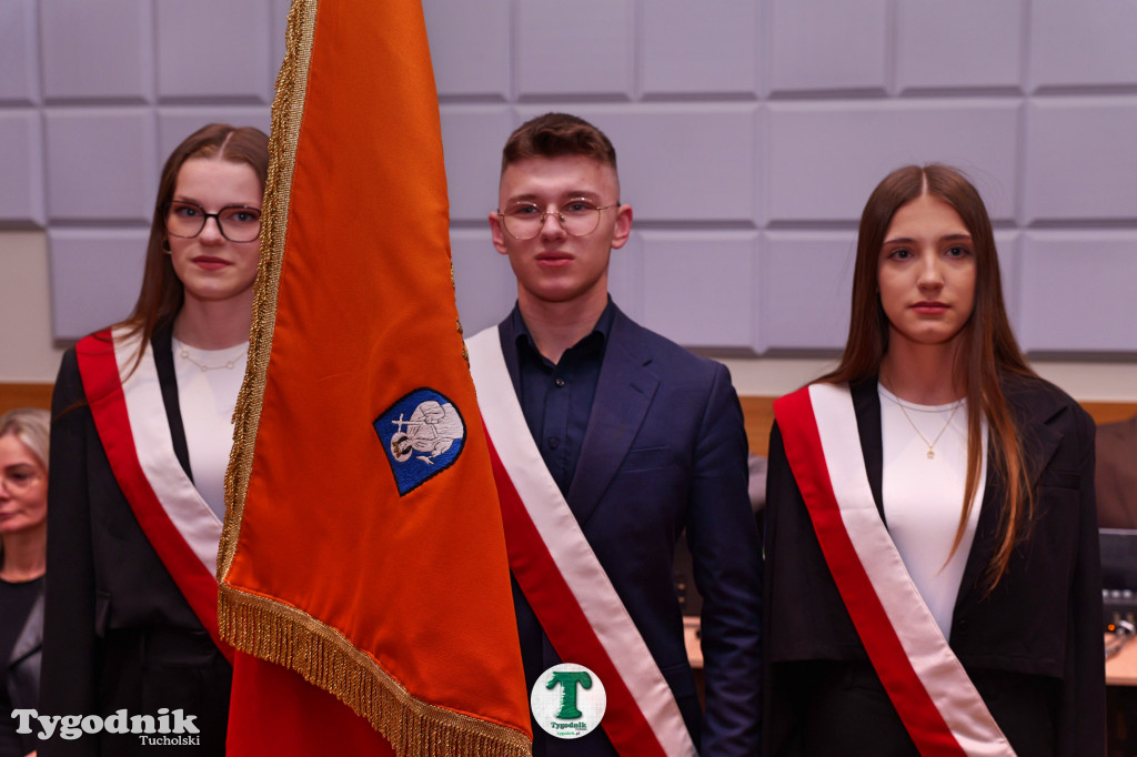 ZSLiA w Tucholi. Pożegnanie absolwentów, łzy wzruszenia