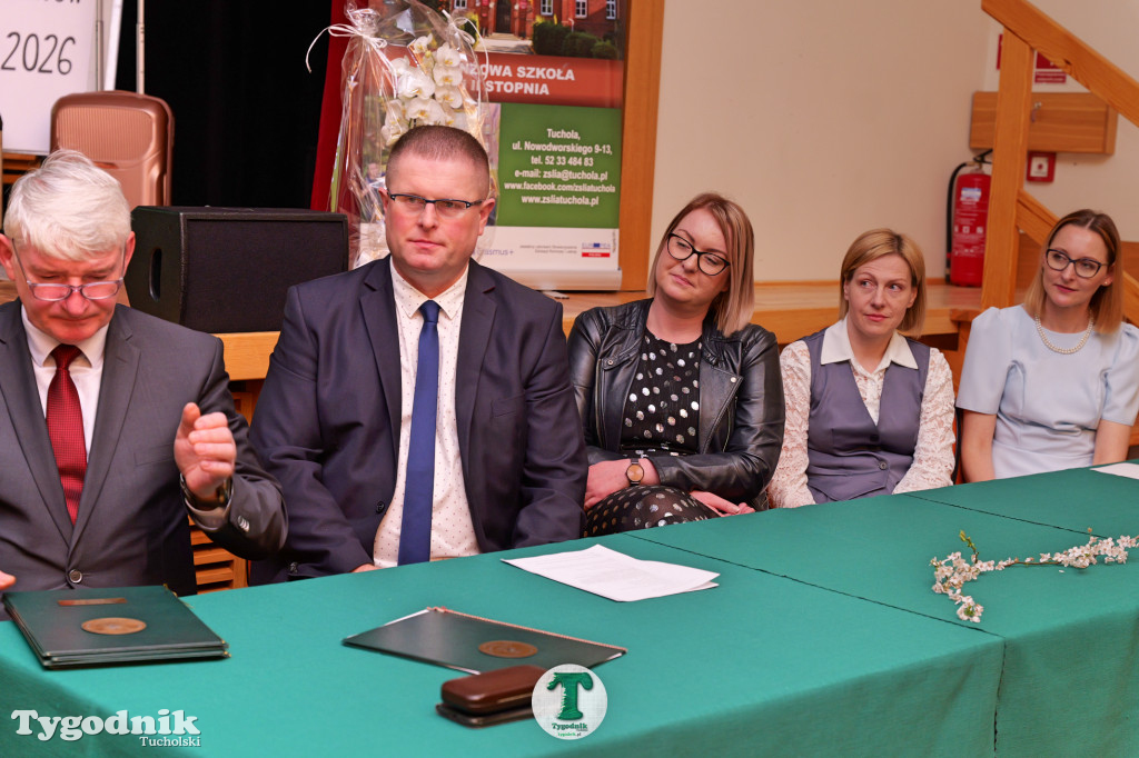 ZSLiA w Tucholi. Pożegnanie absolwentów, łzy wzruszenia