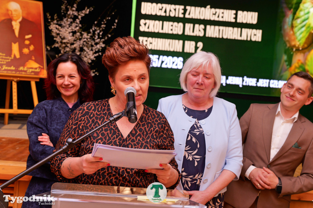 ZSLiA w Tucholi. Pożegnanie absolwentów, łzy wzruszenia