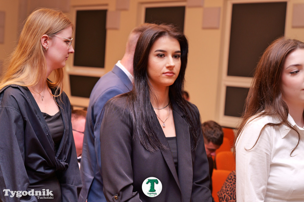 ZSLiA w Tucholi. Pożegnanie absolwentów, łzy wzruszenia